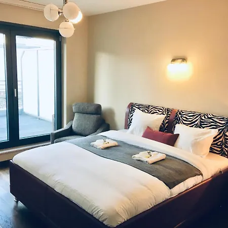Spacious Modern Flat 100m2 In The Heart Of The Center Apartamento